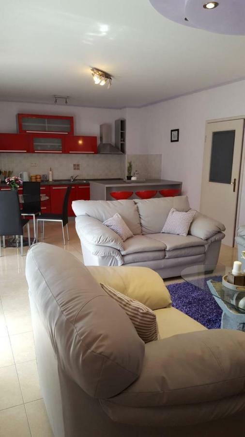 Apartman Luly Apartment คาชเตลา ภายนอก รูปภาพ